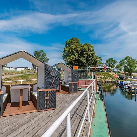 Апартаменты Waterfront Загард